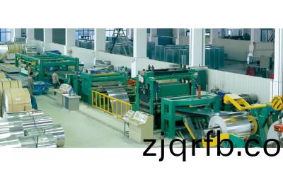 六重(zhong)式(shi)鋁(lv)闆開(kai)捲(juan)矯平橫切(qie)線